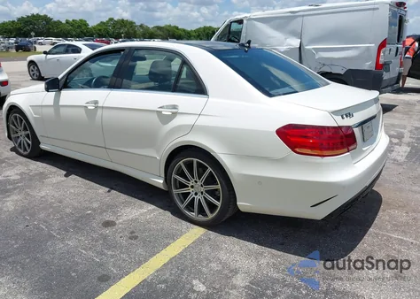 2012 Mercedes-Benz E 350 из США, поврежденный, VIN WDDHF5KB5CA608193